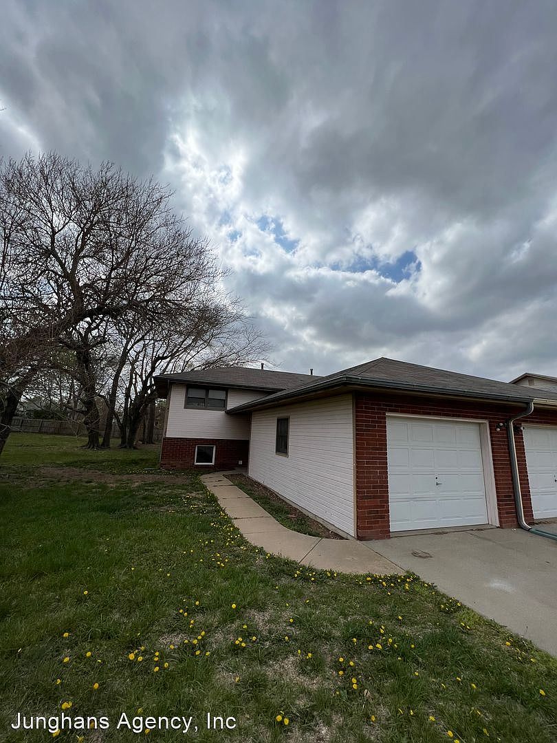 324 S Kiowa Ct Junction City KS 66441 Zillow