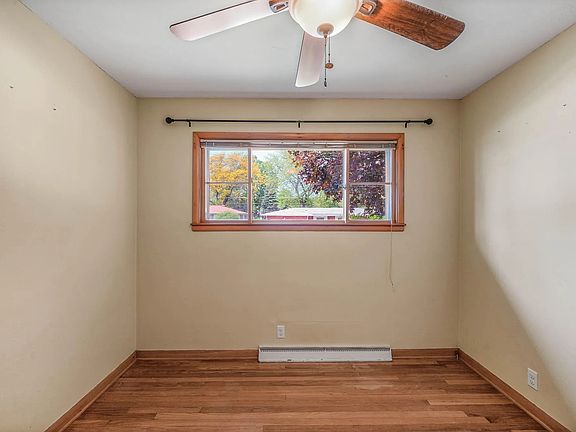 3rd image of 2717 Sunnydale Ave