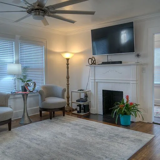 2 bed, 1060 sqft, $1,800 — Photo 3