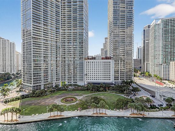 3rd image of 200 Biscayne Blvd #1108