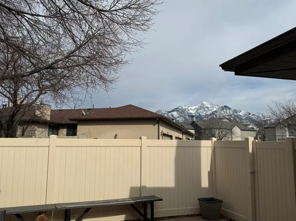 8956 S Golden Field Way, Sandy, UT 84094