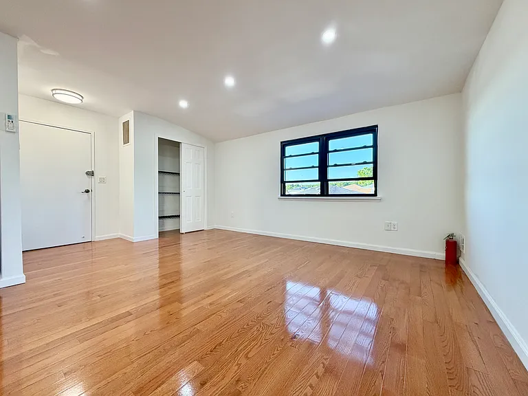 216 Monahan Ave #2 — Photo 4