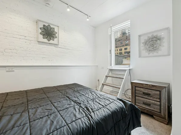 131 East 39th Street image 12 of 12