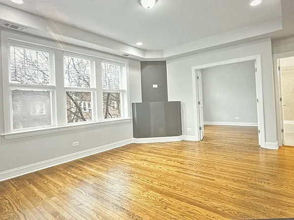 2001 W Jarvis Ave APT 3, Chicago, IL 60645