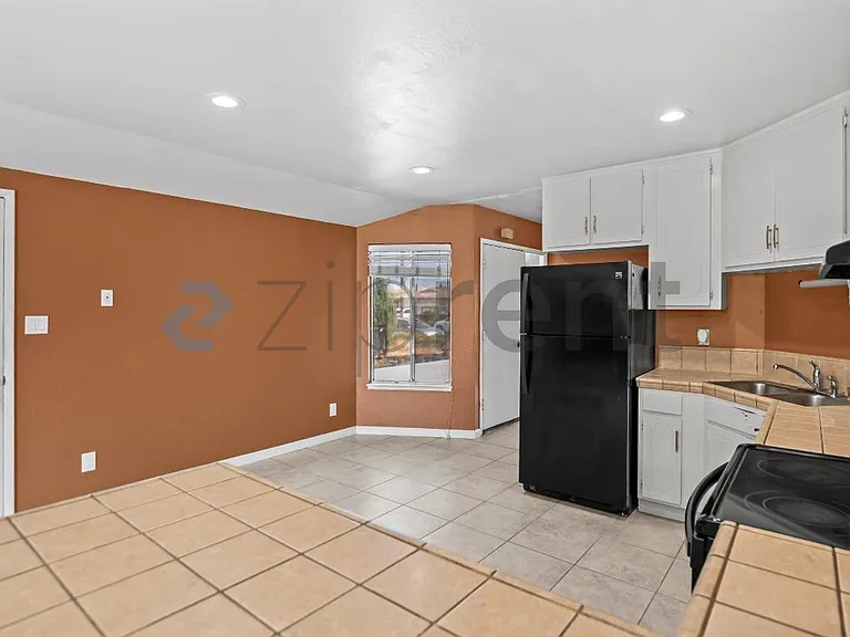 13933 Santiago Rd — Photo 15