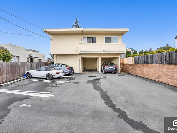 3rd image of 3555 Maple Ave APT 1