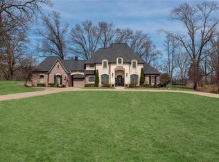 9986 Spring Valley Rd, Bentonville, AR 72712