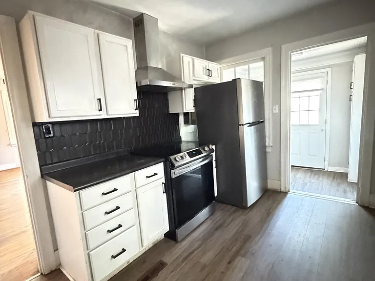 3885 McWhorter St — Photo 5