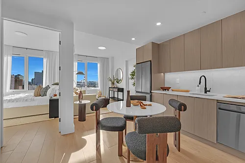 8961 162nd St #Penthouse 1214 Photo 1
