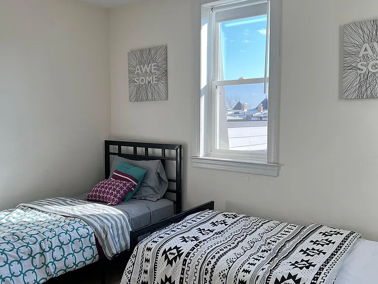 Level 3
Bedroom 3
YOU CAN HAVE 2 TWIN BEDS OR 1 QUEEN BED