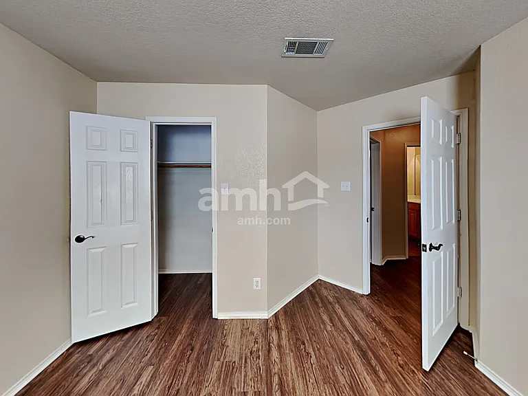 402 Nutmeg — Photo 17
