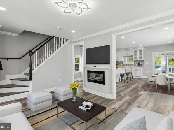 2811 Christopher Ave, Baltimore, MD 21214