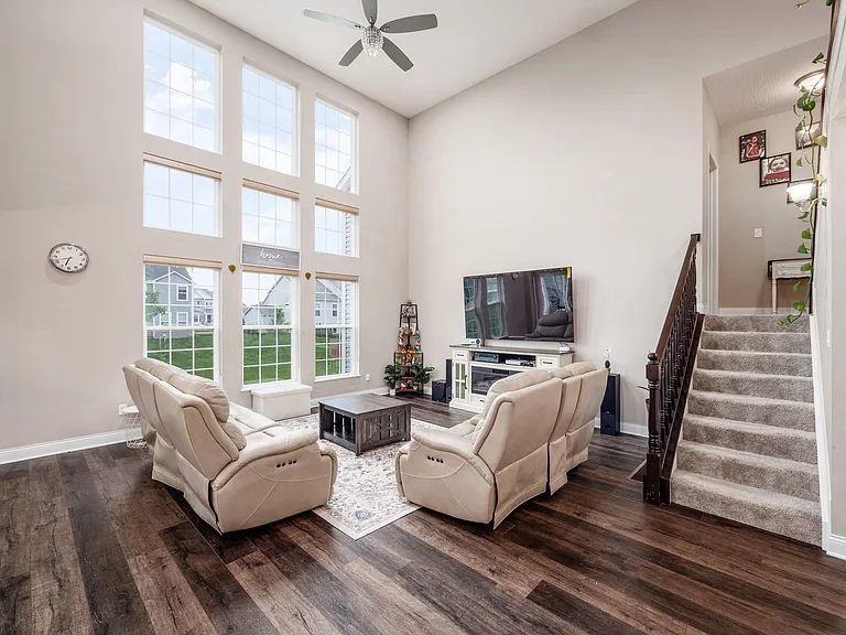 3793 Pyke Dr — Photo 49