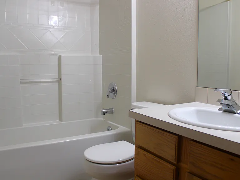 1231 McKittrick St #3 — Photo 10