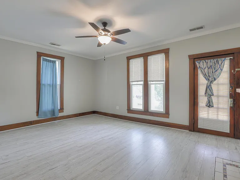308 Elm Ave — Photo 12