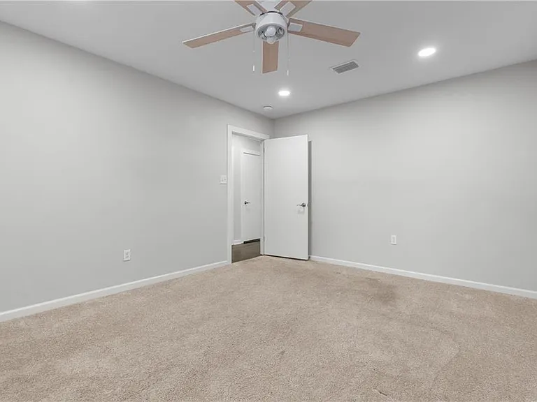 2762 Hillcrest Rd — Photo 12