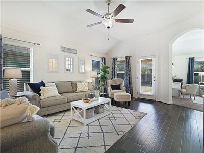 262 Natchez Dr, Buda, TX, 78610