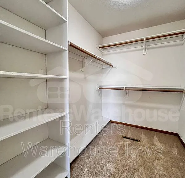 1709 NE Sherman Ct — Photo 16