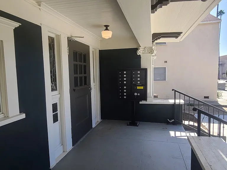 Wilton Place Apartments — Photo 22