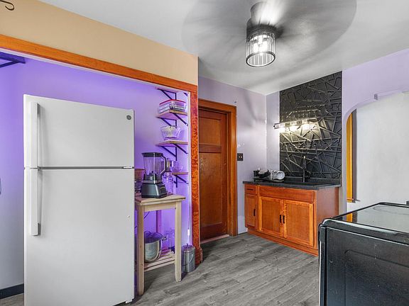 4th image of 2827 N 51st STREET