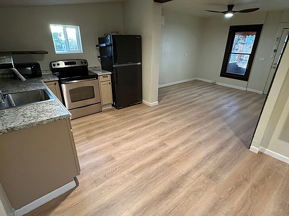 5th image of 471 W Heiner Dr