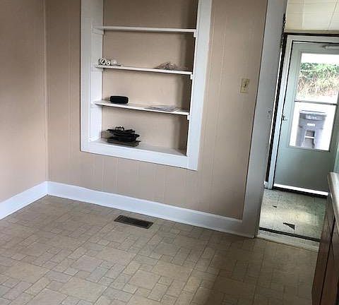 4th image of 111 Allnutt Dr