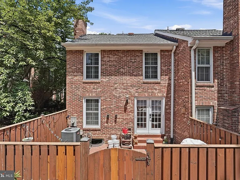 2510C S Walter Reed Dr — Photo 18