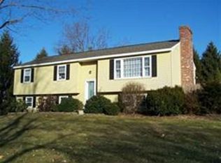 221 Leominster Rd, Lunenburg, MA 01462