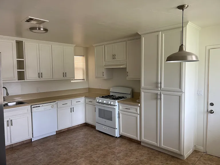 1016 Meredith Dr — Photo 19