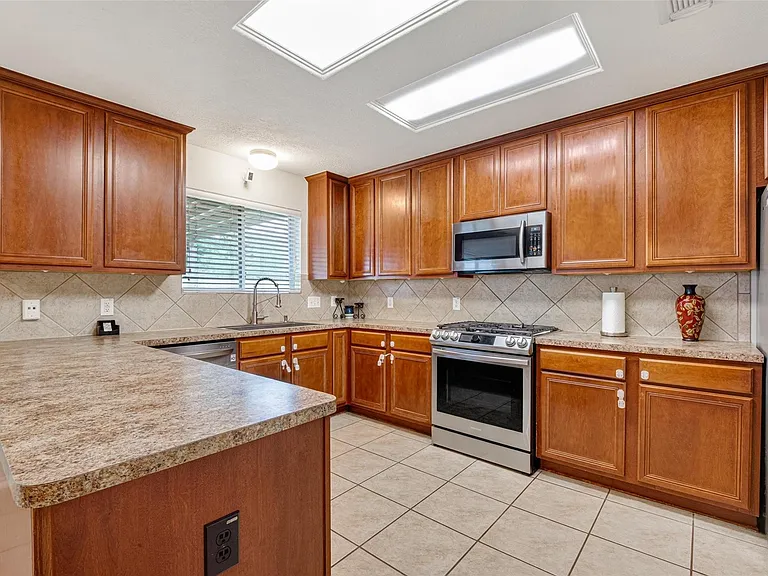 12042 Clear Brook Oak St — Photo 16