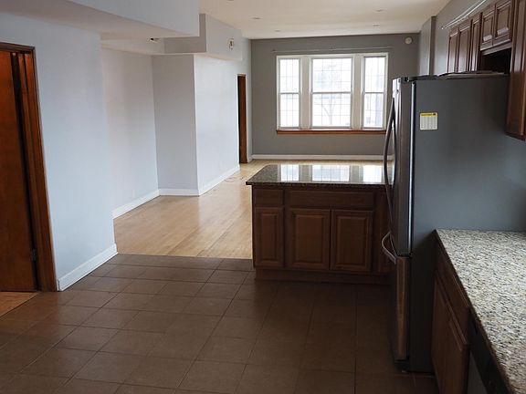 4th image of 1924 W Chicago Ave #2W