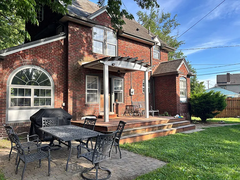 131 N Nelson Rd — Photo 1