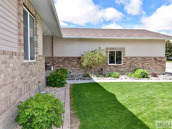 4th image of 2429 Harold Dr