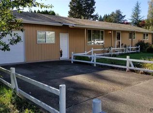 379 SW 7th St, Dundee, OR 97115