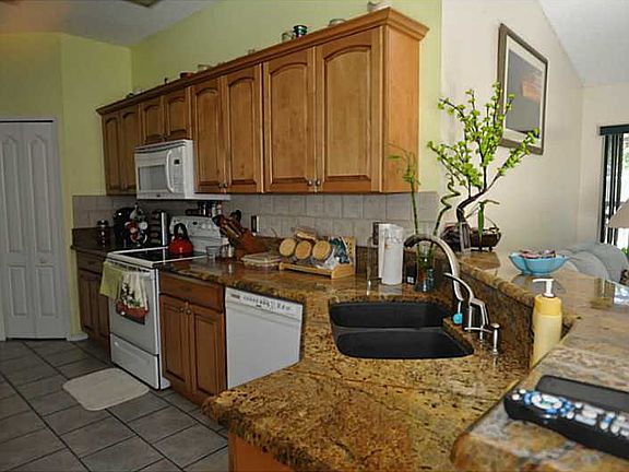 2nd image of 5616 Essex Ct
