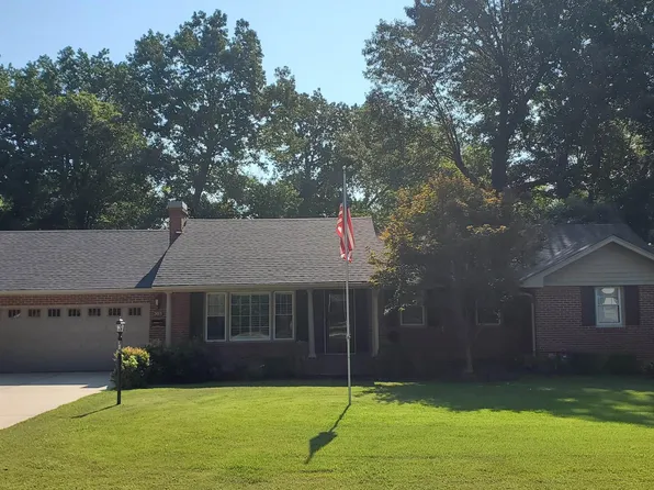 305 N 8th Ave, Piggott, AR 72454