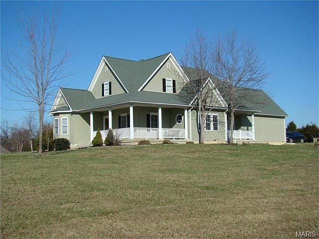 1st image of 325 Brook Hill Ct
