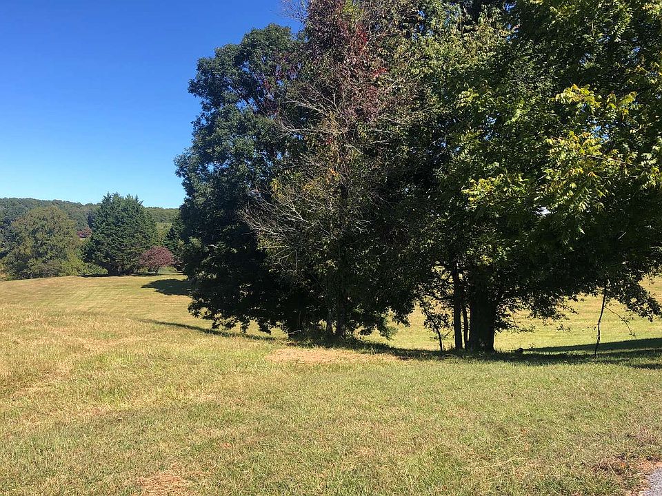 2nd image of 7 Heritage Hills Dr