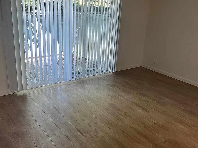 Lincoln - Living Room 2