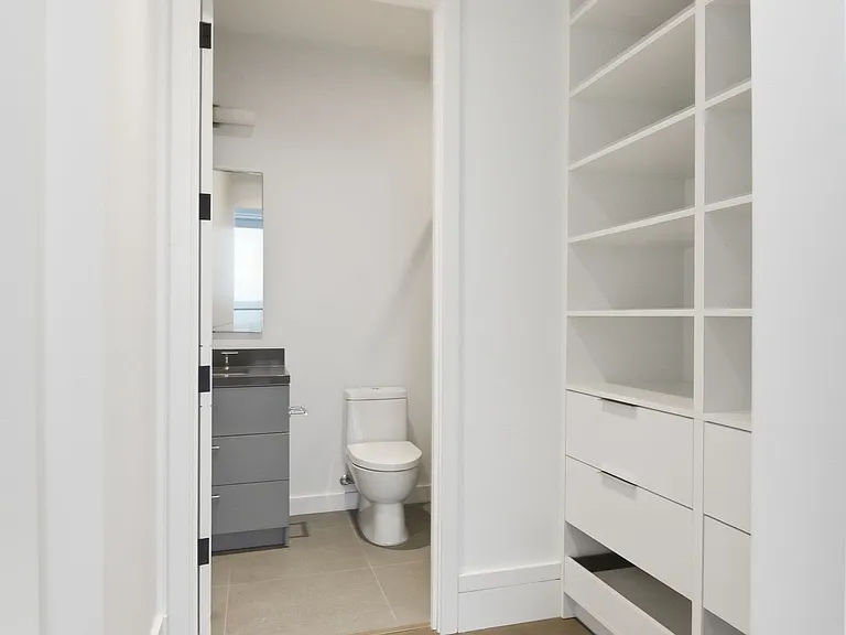 215 Lonsdale Rd #1602 — Photo 14