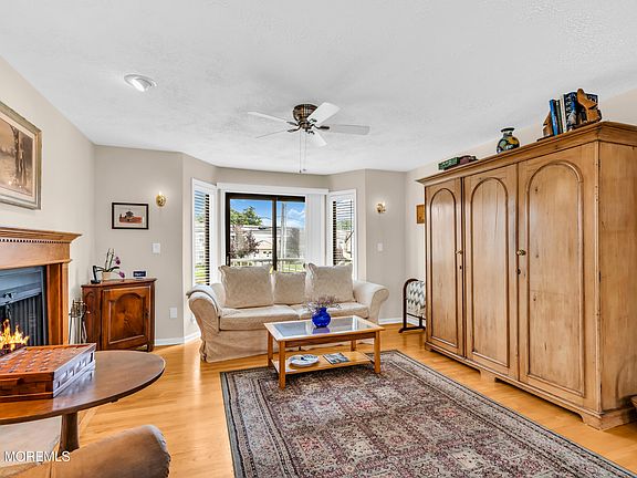4th image of 580 Patten Avenue #2