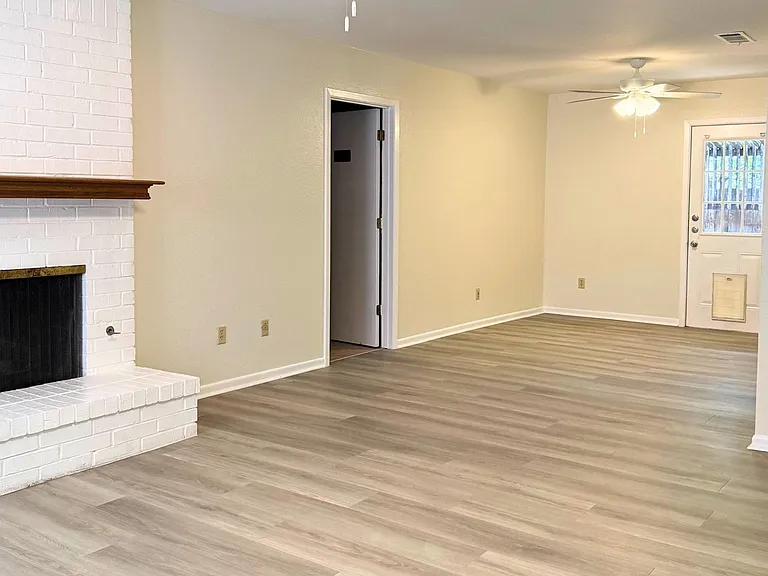 8421 Fathom Cir #A — Photo 4