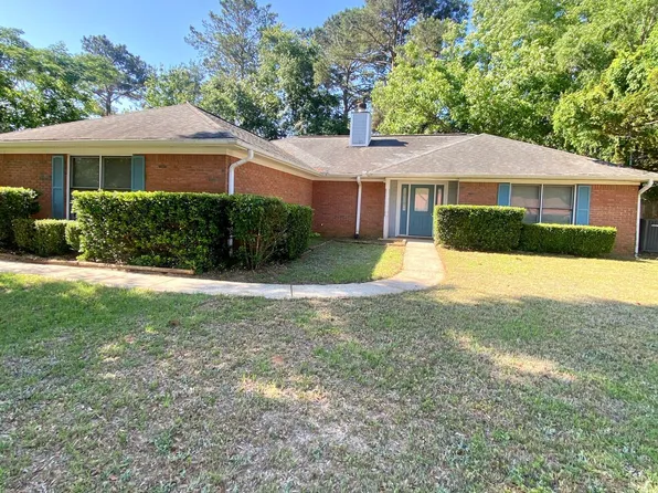 82 Rolling Pines Dr, Enterprise, AL 36330