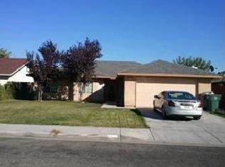 1229 Crystal Way, Madera, CA 93637