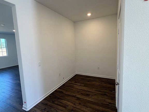 4th image of 9567 E Silverstein Dr