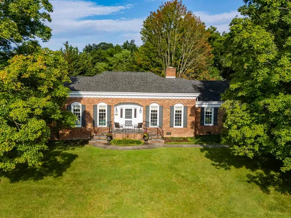 815 Lammermoor Dr, Staunton, VA 24401