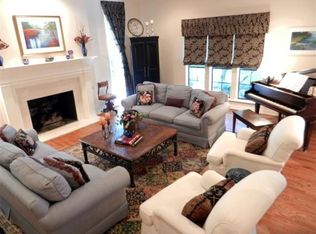 8809 Sanshire Ave, Dallas, TX 75231