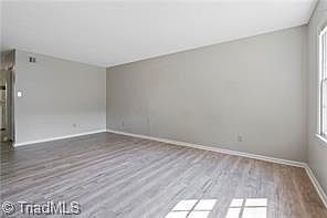 2nd image of 228 Northpoint Ave Unit B