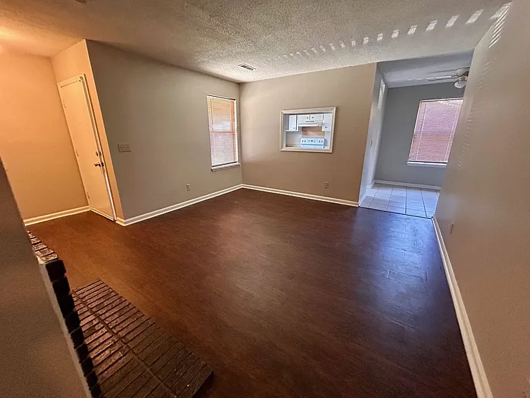 184 Dorchester Manor Blvd #B — Photo 4