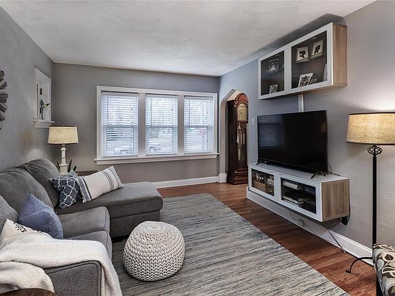 4th image of 6579 Mardel Ave